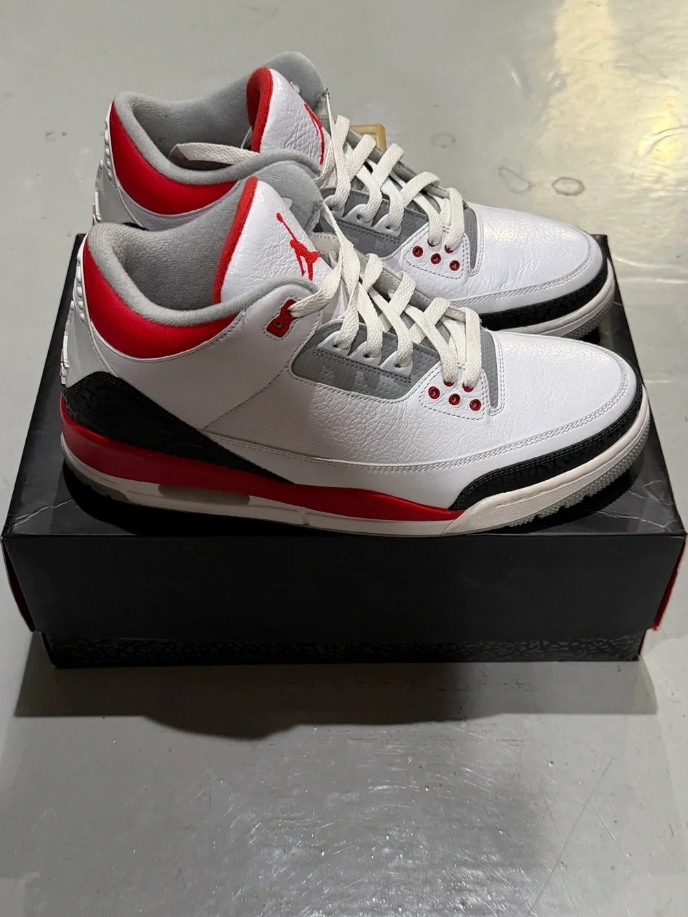 Nike Jordan 3 Retro Men’s Sneakers - White/ Fire Red/Black